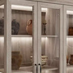 Vitrine 4 portes en chêne gris avec bande LED, portes en verre trempé, éclairage LED, meuble de rangement/garde-manger