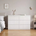 Commode moderne blanche à 6 tiroirs avec façades à panneaux ondulés, grande commode de rangement pour chambre et salon.